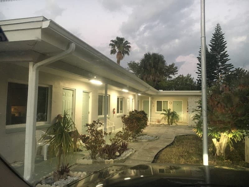 Porpoise Inn & Suites Porpoise Inn & Suites