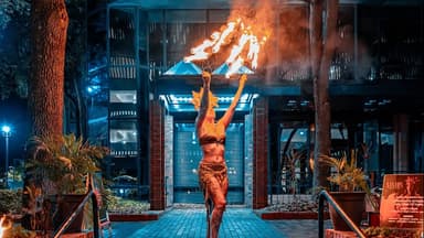 Santos Kitchen + Lounge